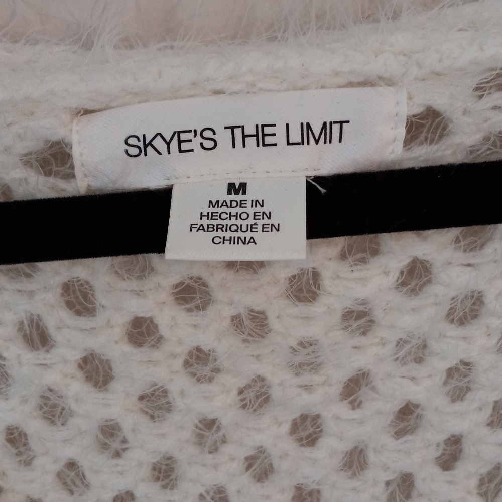 Sky's the Limit Cashmere-look Cream color Women's V-Neck Sweater Size Medium - Picture 3 of 10
